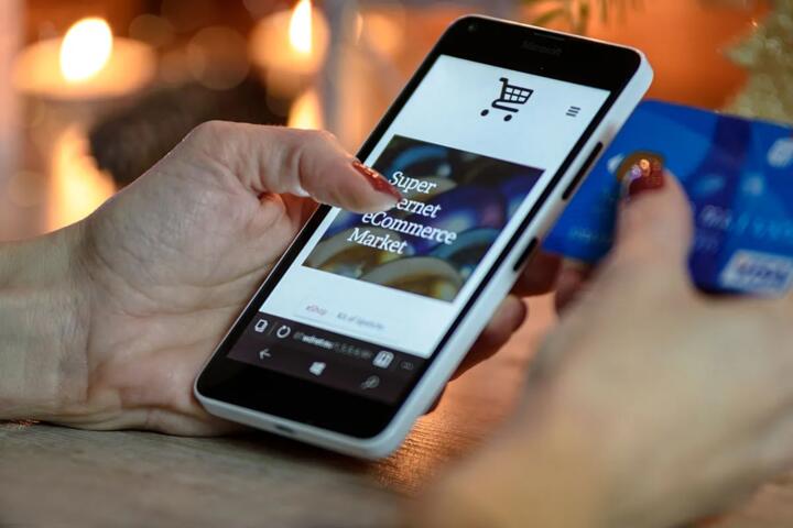 The Price Gap Between Online and In-Store Shopping