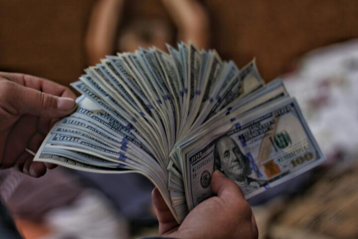 What a Salary Range Really Tells You
